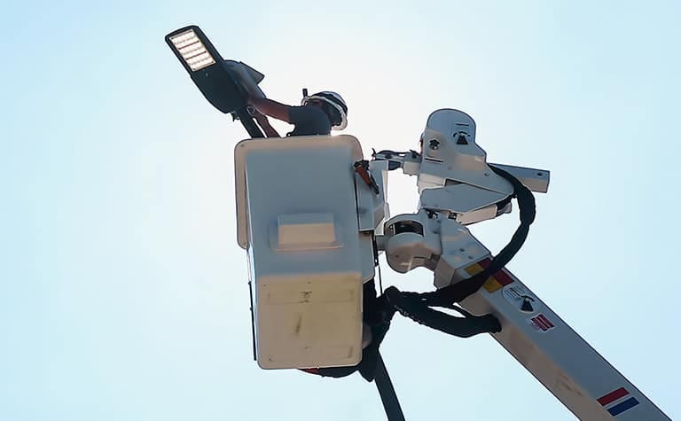 Diskrete 5G-Funkgeräte an Straßenlaternen? AT&T startet mit Tests in mehreren Städten