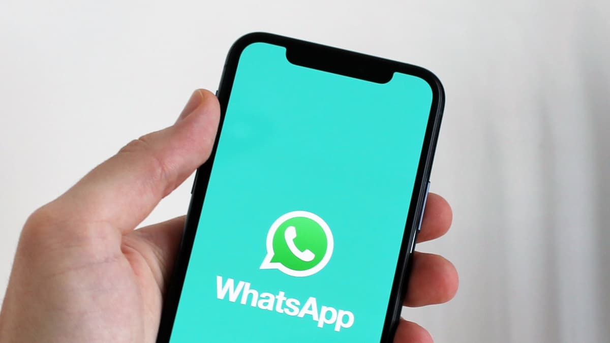 KI-Scam über 95 Millionen und der Jobabbau: zwei Seiten des Booms