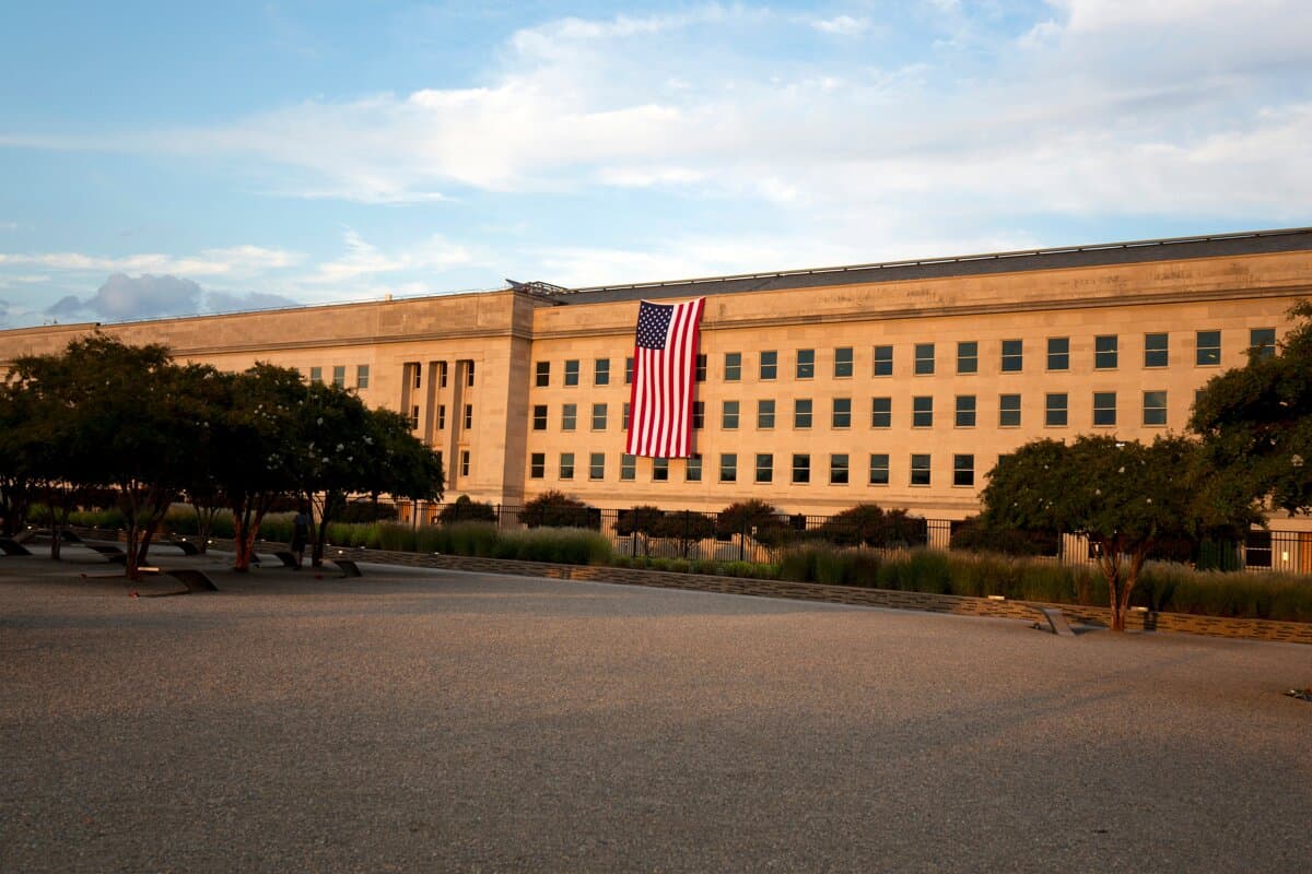 KI-Woche: Vom Pentagon-ChatGPT bis zum Agenten-Hack