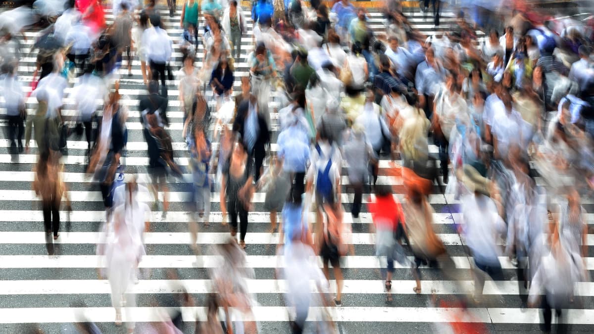 KI zwischen Straße und Orbit: Kontrolle oder Vertrauen?