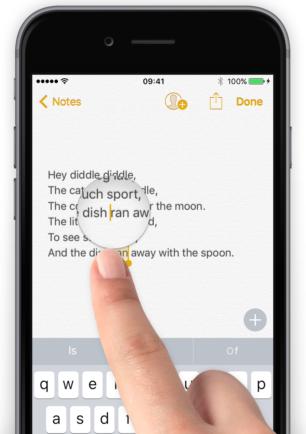 Finger auf einem iPhone-Display, die Lupe vergrößert den Text und der Finger verdeckt gleichzeitig die Textstelle