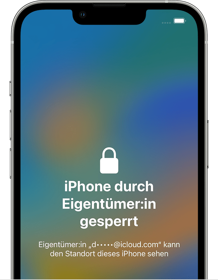Sperrbildschirm eines iPhones mit dem Hinweis, dass das Gerät gesperrt ist und eine fremde iCloud-Adresse den Standort sehen kann