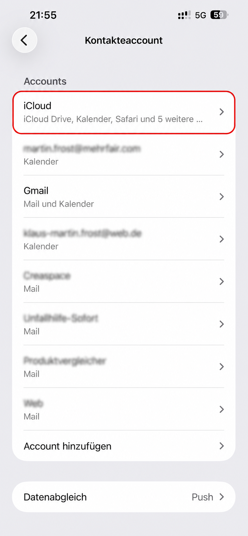 Anonymisierte iPhone-Kontakteaccounts mit markiertem iCloud-Account